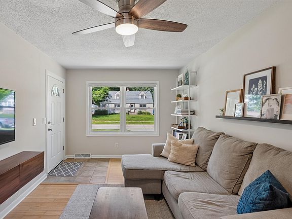 5th image of 3507 49th St