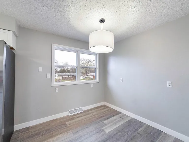 3405 Balboa Ln — Photo 5
