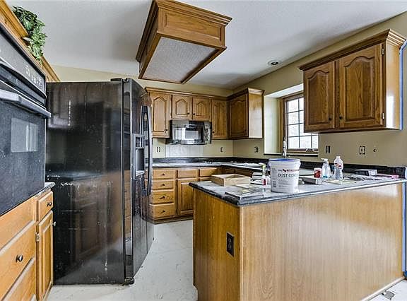 4th image of 2803 N 102nd St
