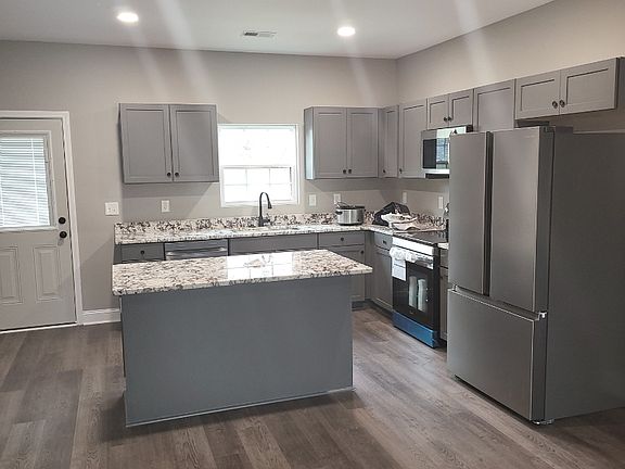 3rd image of 621 Anders Dr