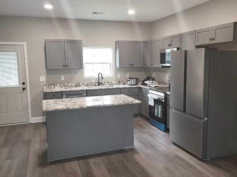 621 Anders Dr — Photo 3