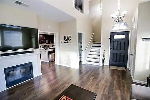 1459 Farragut Cir — Photo 3