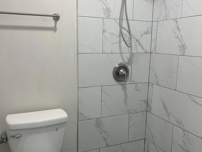 1702 2nd Ave E #1 — Photo 4
