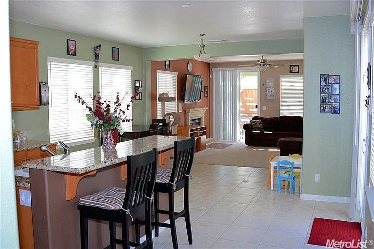 1st image of 484 W Felicidad Ave