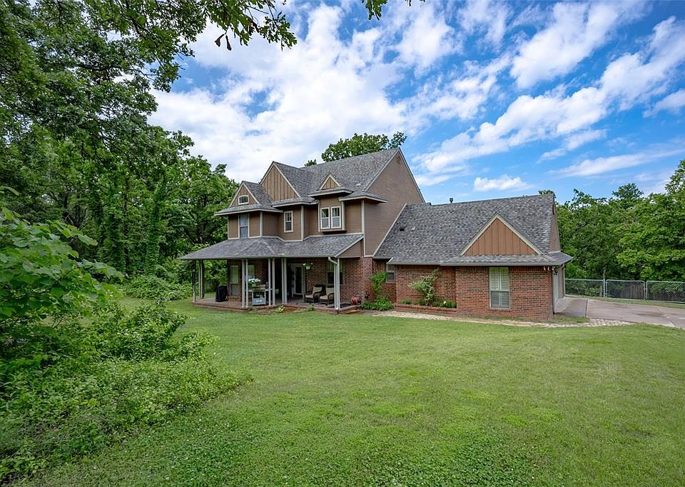 1st image of 2805 Cardinal Creek Dr W