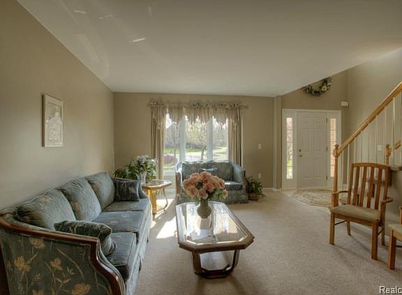 5th image of 7225 Oakmont Dr