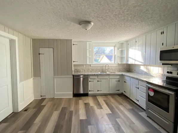 1116 N Royal Ave Front 2, Front Royal, VA 22630