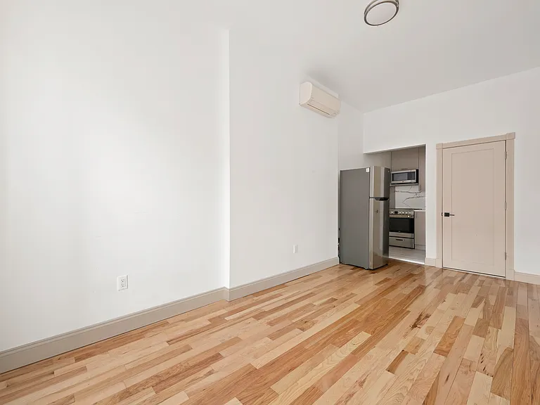 47 W 71st St #4F — Photo 2