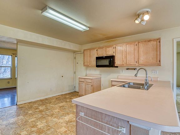 4th image of 5205 Harrington Dr