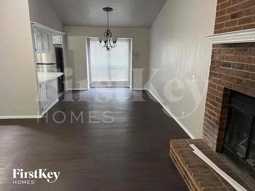 3 bed, 2.0 bath, 1698 sqft, $1,865 — Photo 4