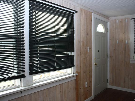 2nd image of 1571 Franklin St