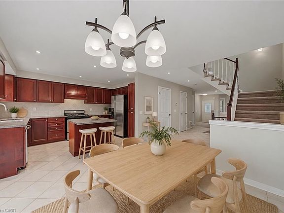 4th image of 562 Delphine Dr