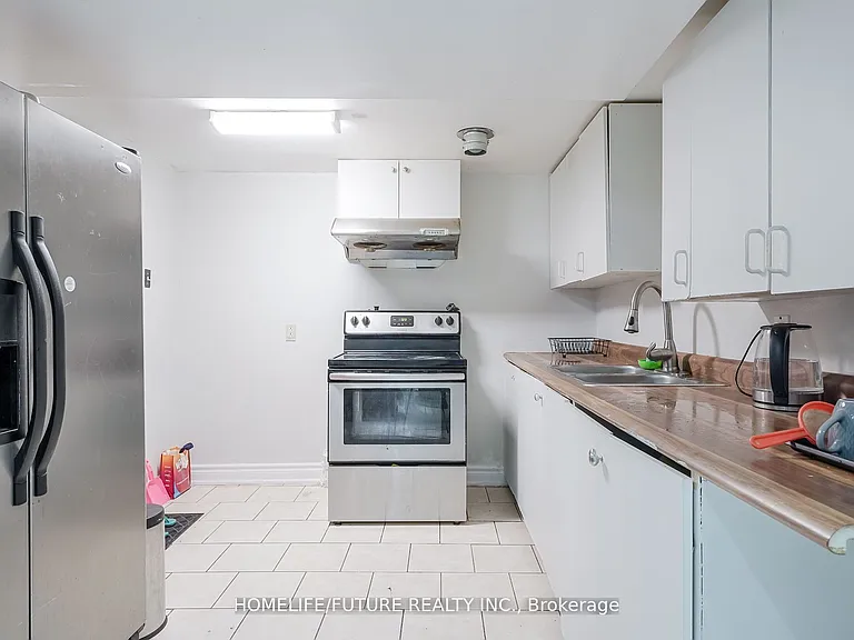 47 Carisbrooke Sq #BASEMENT — Photo 6