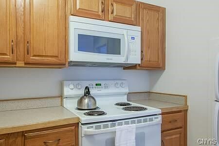 5th image of 218 Green St APT 6