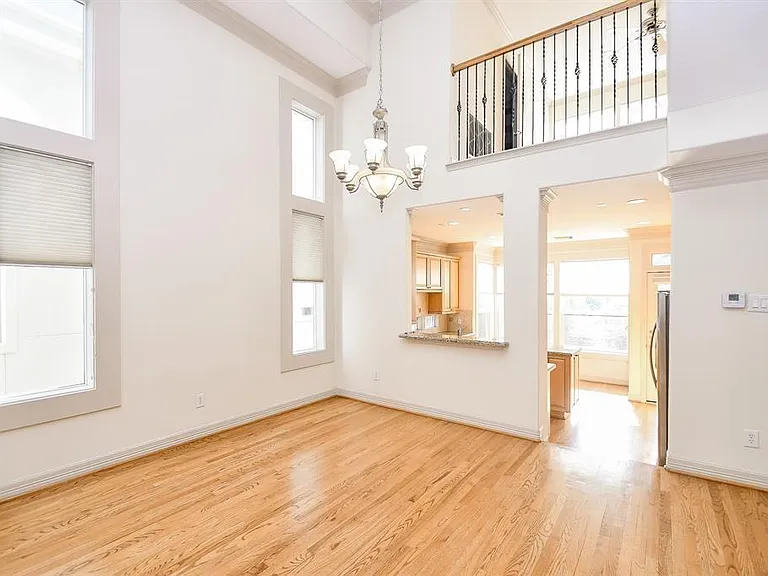 1515 Hyde Park Blvd #39 — Photo 12
