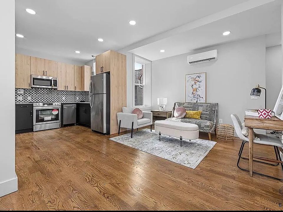 1st image of 610 Maple St #2D