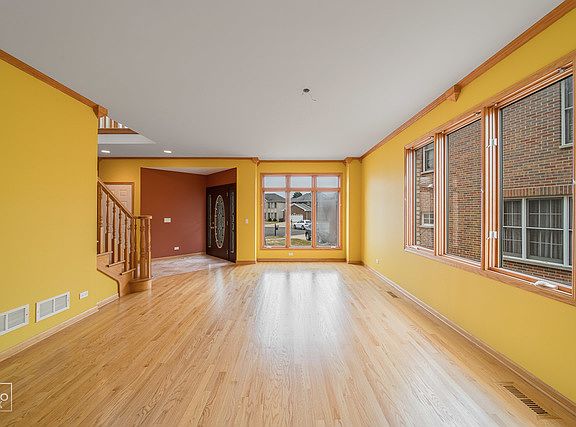 3rd image of 4622 Fargo Ave