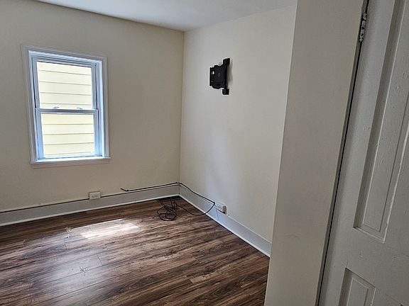 2nd image of 35 N 10th St