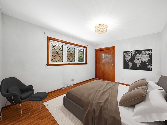 5th image of 4821 N Clifton Ave