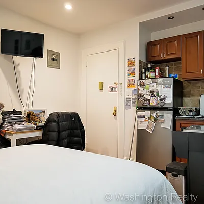 Rented by Washington Realty Corp. | media 2