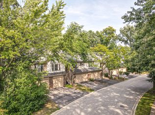 110 Meredith Ln #1, Streamwood, IL 60107