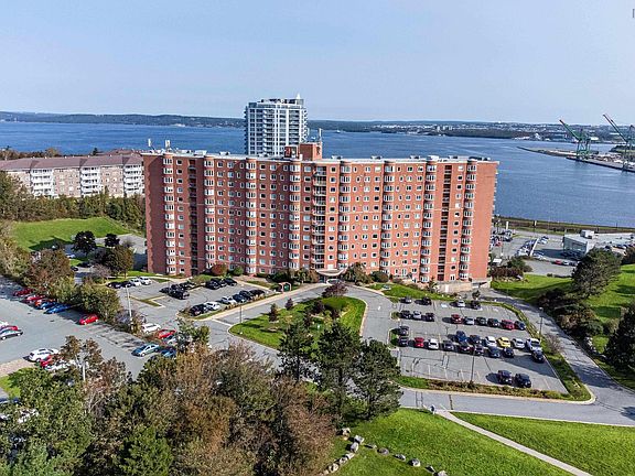 4th image of 45 Vimy Ave #1118