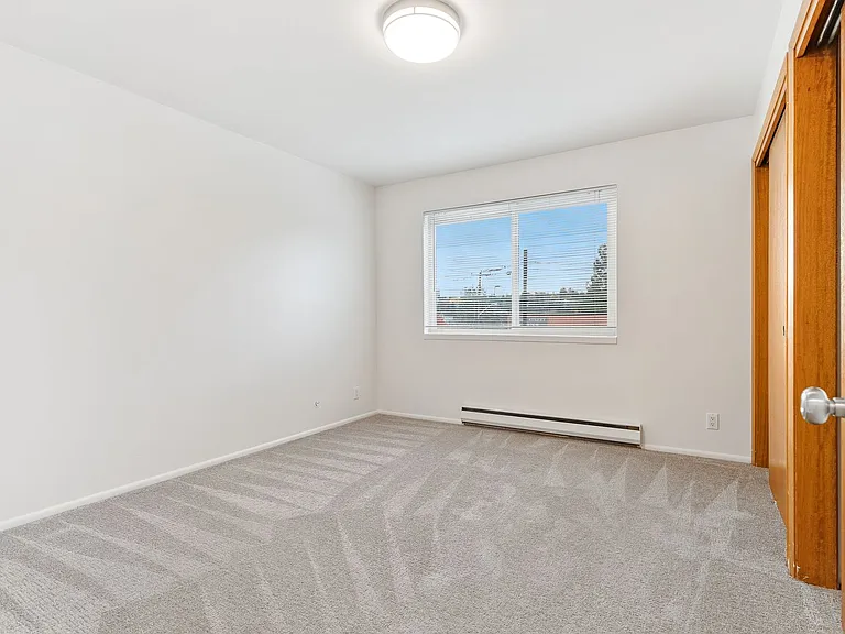 5502 29th Ave NE — Photo 23