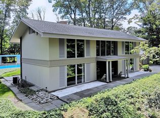16 Highwood Pl, Alpine, NJ 07620