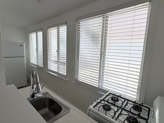 5th image of 921 Monterey Blvd #918