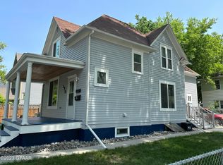 123 Walnut St, Grand Forks, ND 58201