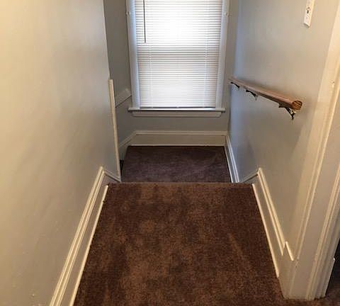 3rd image of 12914 Farringdon Ave