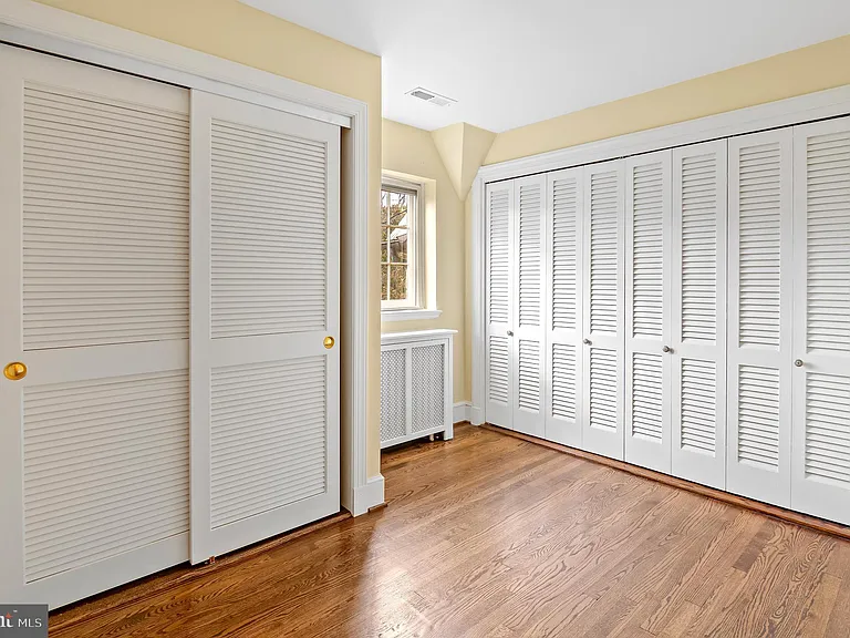 7704 Crossland Rd — Photo 31