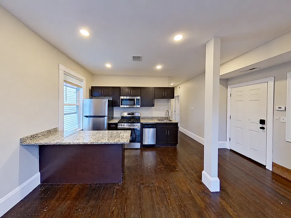 12 Carmel St #3