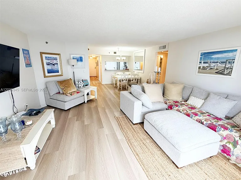 5757 Collins Ave #702 — Photo 37