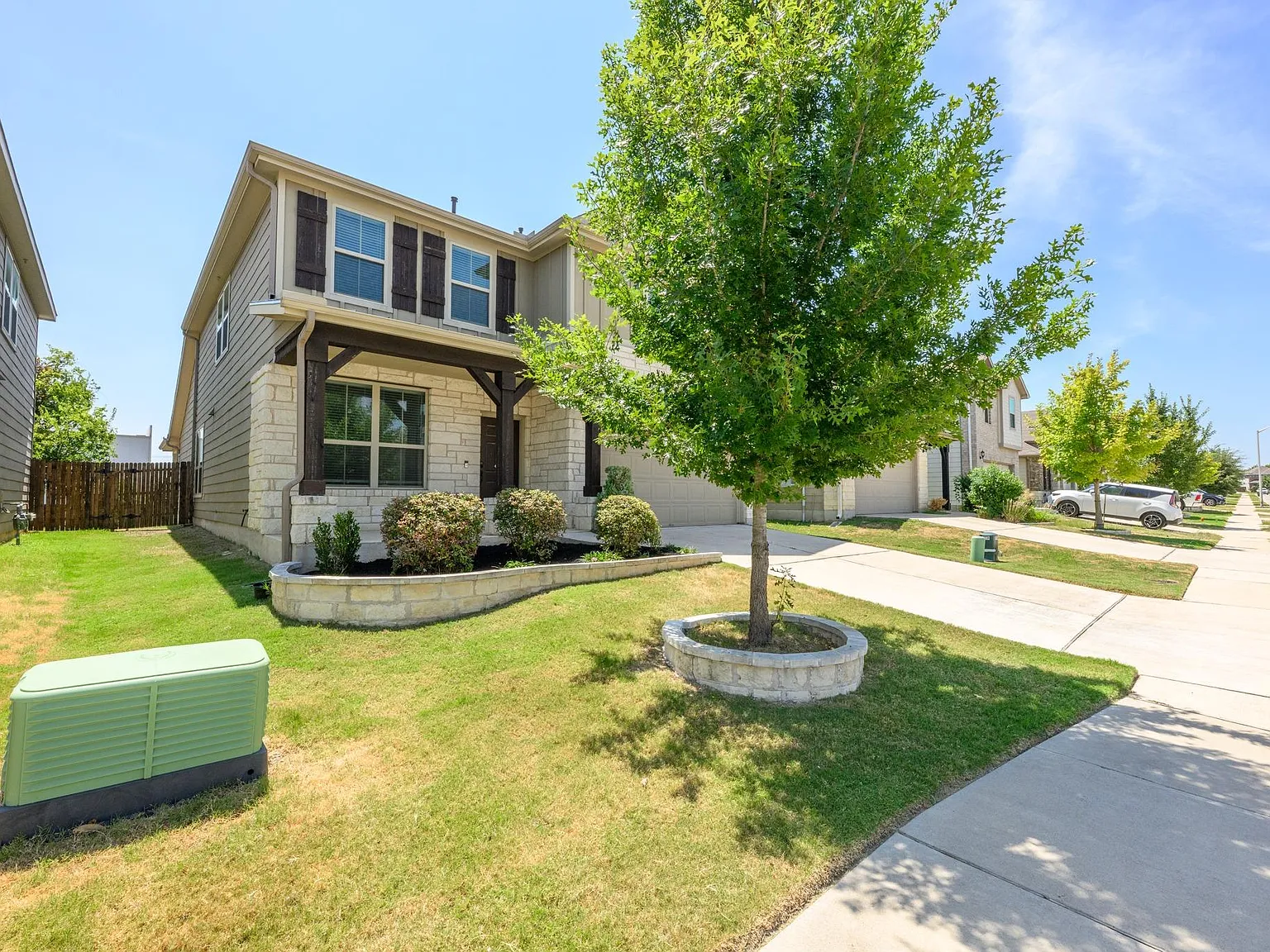 4 bed, 3.5 bath, 2498 sqft, $2,580 — Photo 3