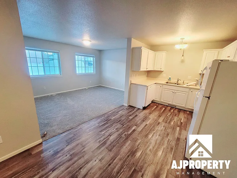 4907 S Tennis Ln — Photo 2