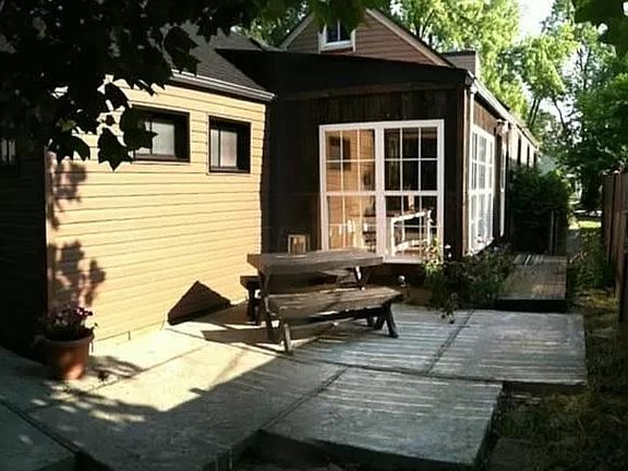 3rd image of 601 E Longview Ave