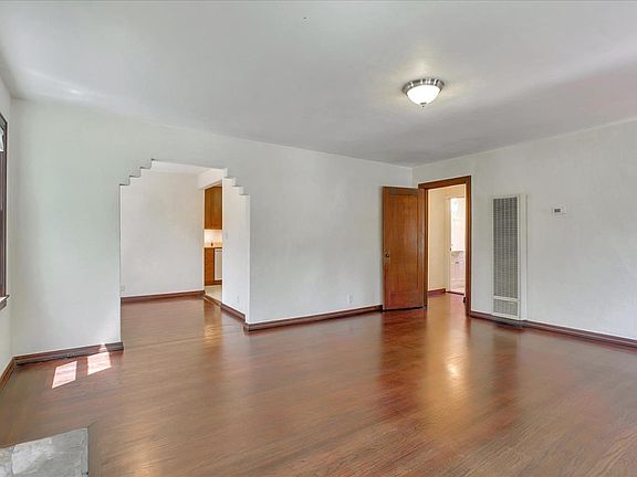 4th image of 1038 W Roosevelt Ave