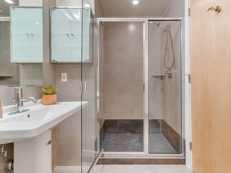 1133 14th St NW #208 — Photo 15