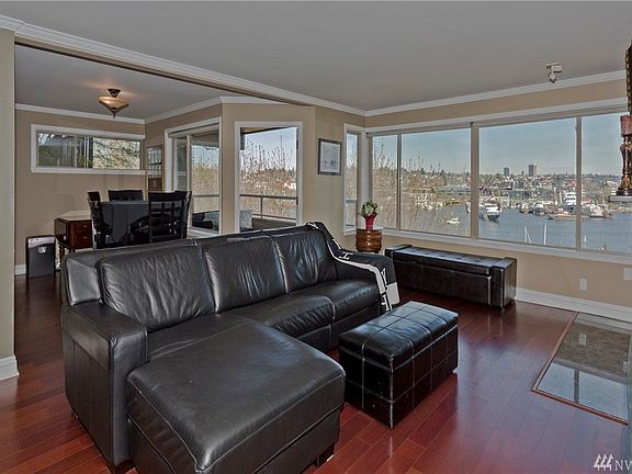 3rd image of 2522 Dexter Ave N APT 101