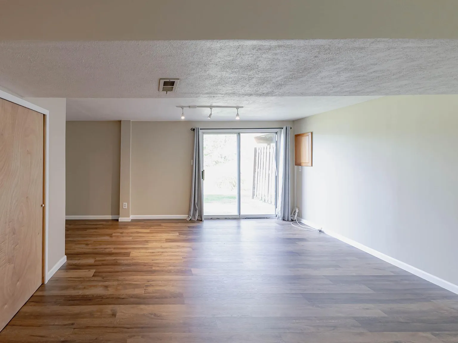 3172 Meadow Trail Dr — Photo 2
