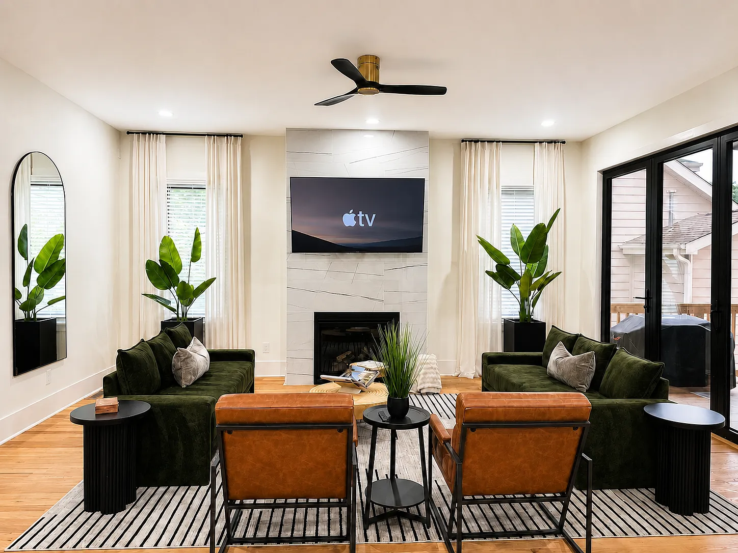 4 bed, 3400 sqft, $7,000 — Photo 2
