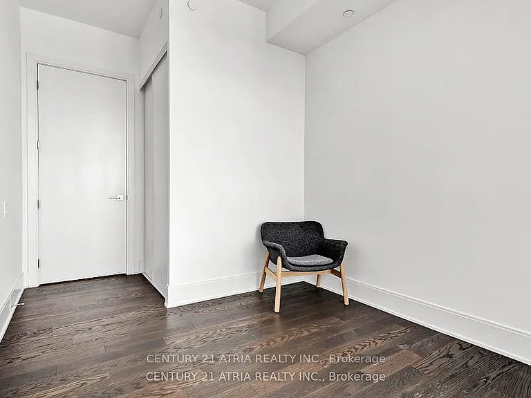 50 Charles St E #4906 — Photo 31