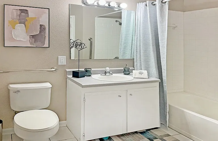Breckenridge Apartments — Photo 20