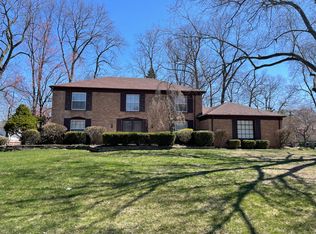 5825 Red Coat Ln, West Bloomfield, MI
