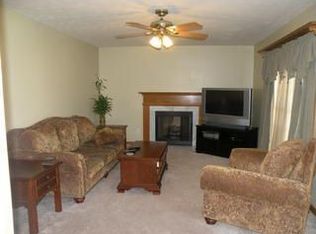 129 Robeson St, Spring Lake, NC 28390