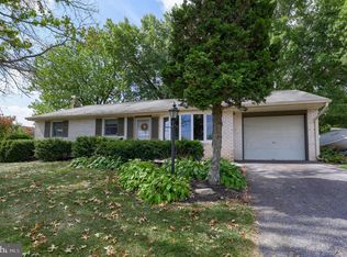 8 Logan Heights Rd, York, PA 17403