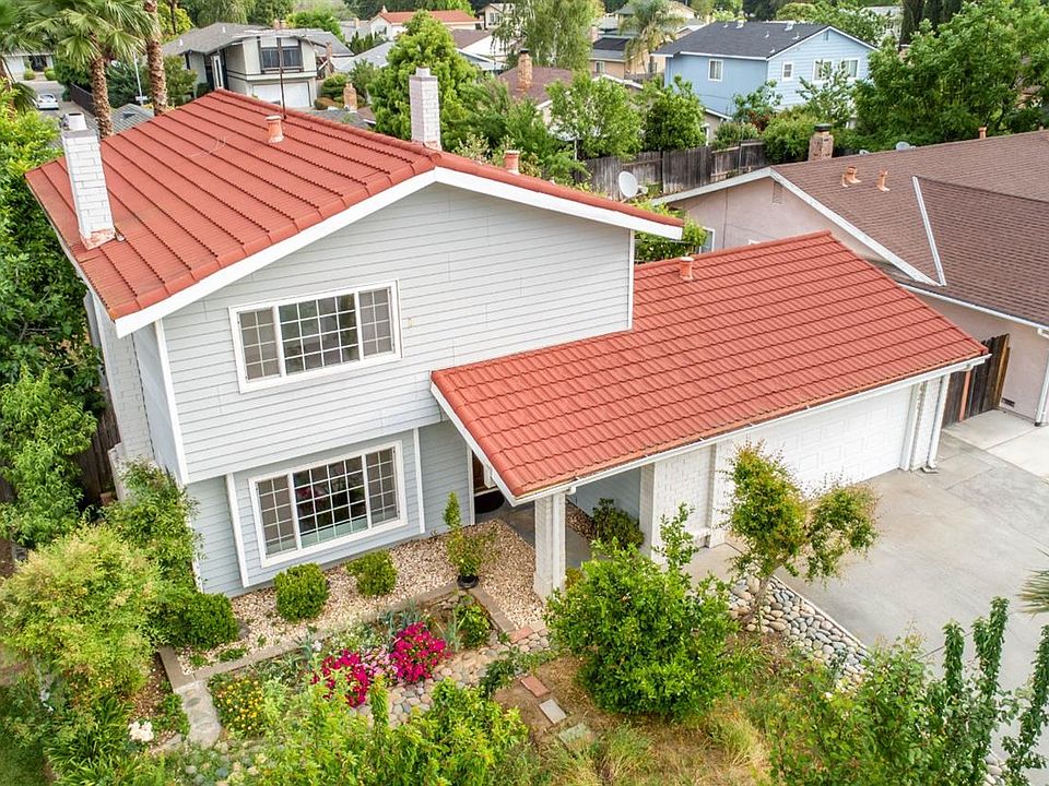 2nd image of 9421 Medallion Way