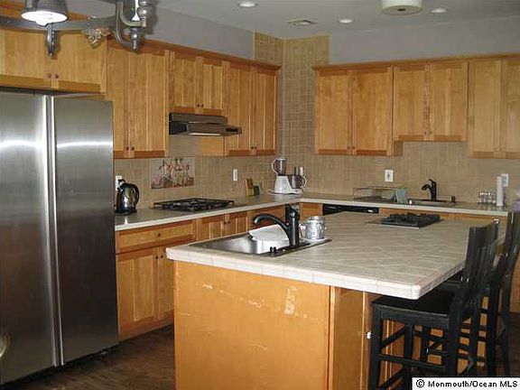 2nd image of 501 Twin Oaks Dr