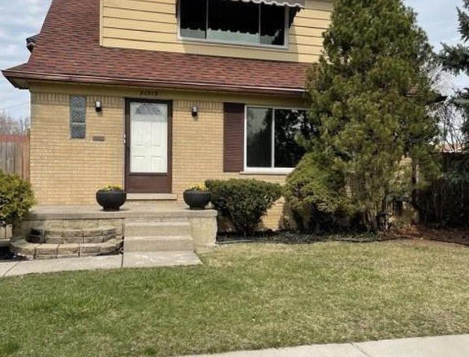 1st image of 21519 Sloan Dr